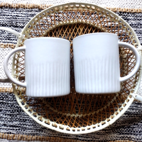 Two Pottery Barn Large Coffee Mugs Ridge Textured Stoneware Mugs - Picture 5 of 7